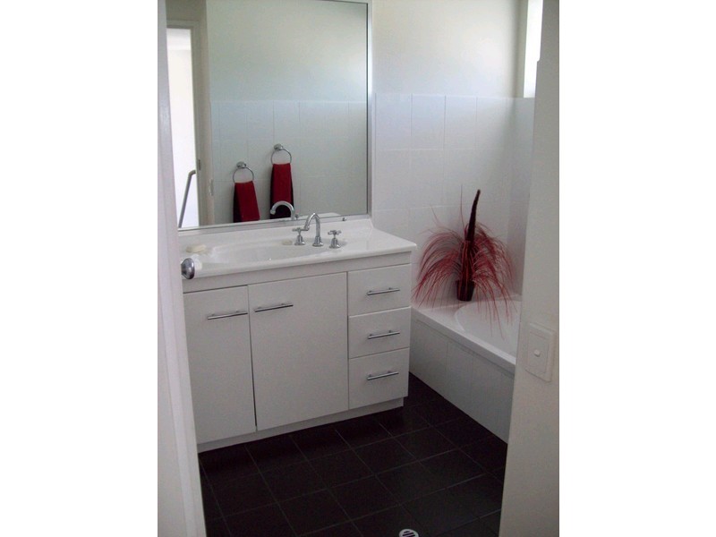 9/10 Spinnaker Drive, Sandstone Point QLD 4511