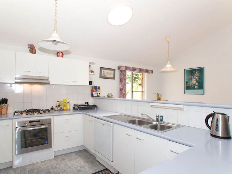 4 Hibiscus Court, Bongaree QLD 4507
