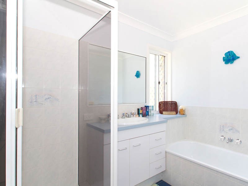 4 Hibiscus Court, Bongaree QLD 4507