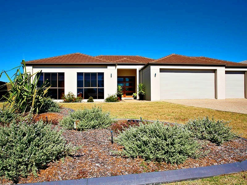 3 Vanillalily Close, Banksia Beach QLD 4507