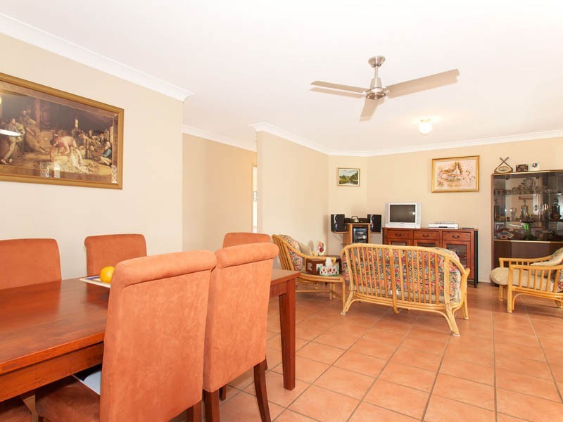 28 Mossman Way, Sandstone Point QLD 4511