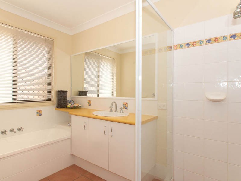 28 Mossman Way, Sandstone Point QLD 4511