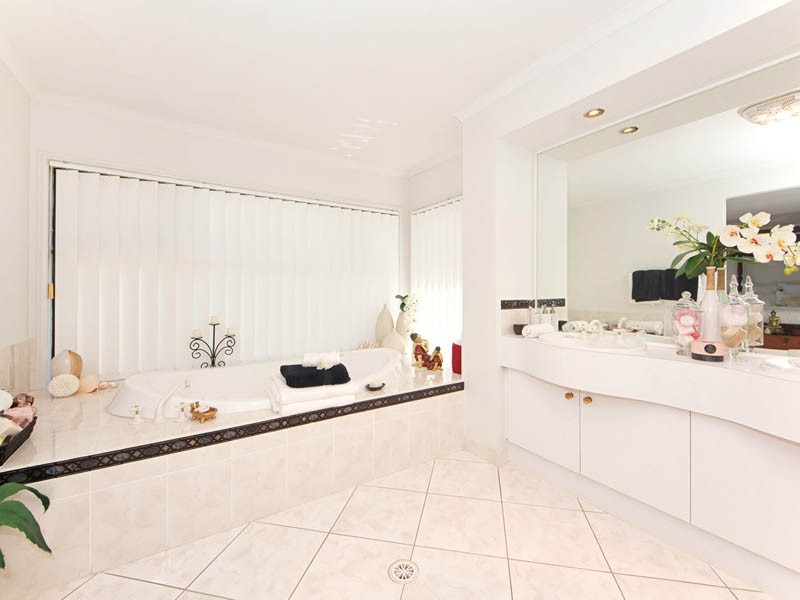 236 Endeavour Drive, Banksia Beach QLD 4507