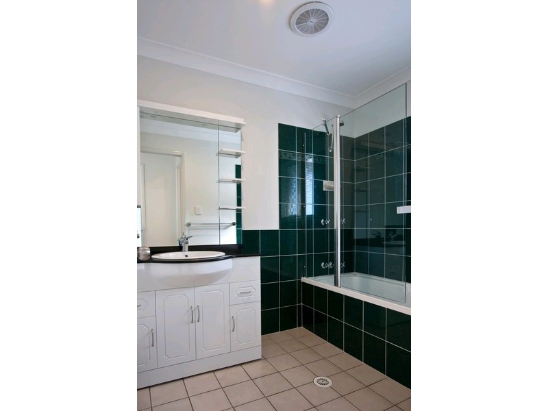 16 Trusan Place, Tanah Merah QLD 4128