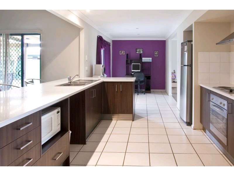 18 Guyra Close, Mount Warren Park QLD 4207