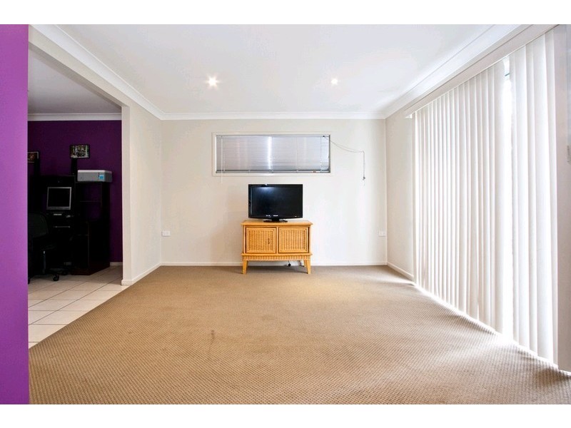 18 Guyra Close, Mount Warren Park QLD 4207