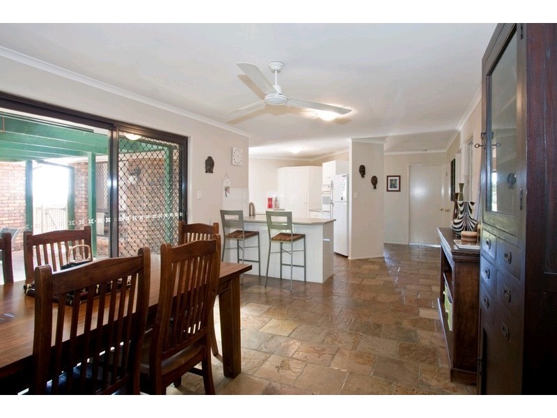 8 Weymouth Court, Mount Warren Park QLD 4207