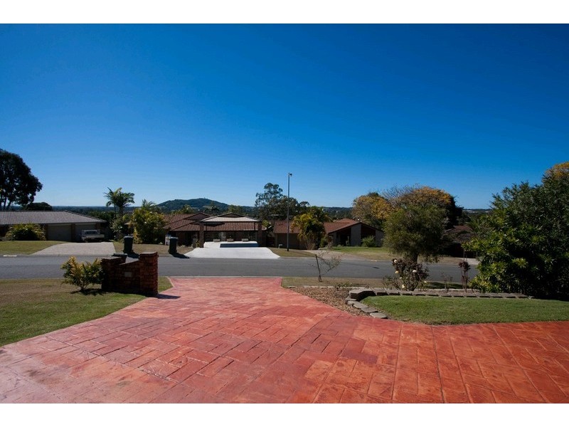 8 Weymouth Court, Mount Warren Park QLD 4207