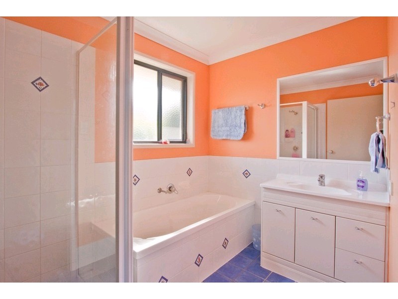 15 Tekam Crescent, Tanah Merah QLD 4128