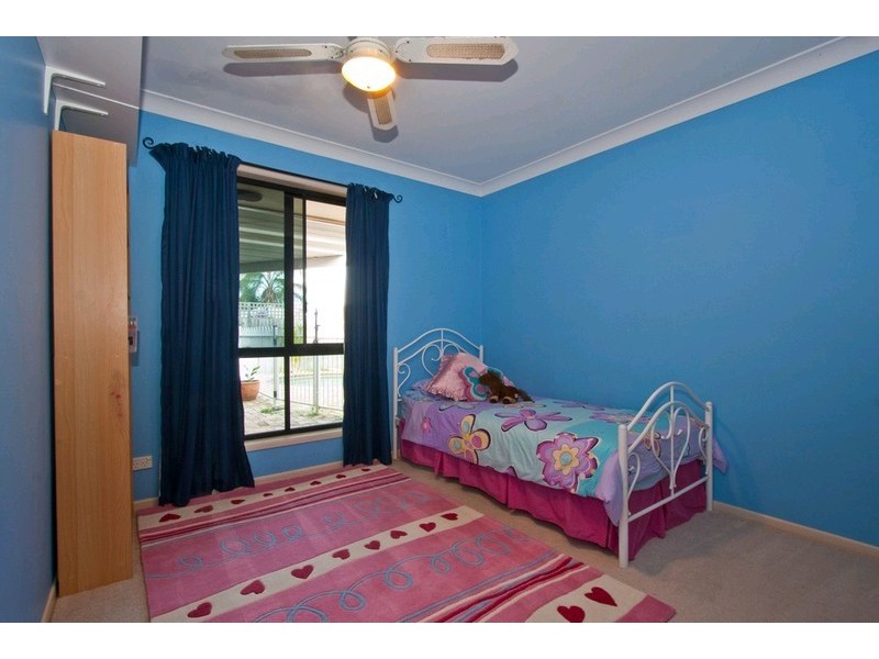 15 Tekam Crescent, Tanah Merah QLD 4128