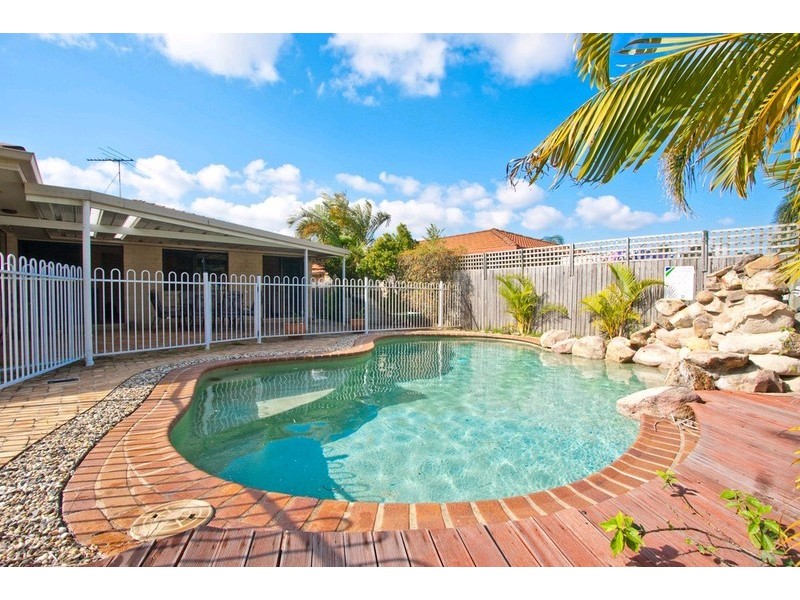 15 Tekam Crescent, Tanah Merah QLD 4128