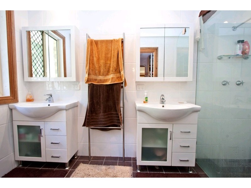 8 Sugarwood Place, Cornubia QLD 4130