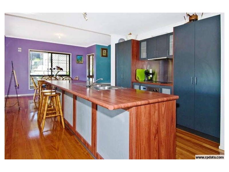 17 Valerie Close, Edens Landing QLD 4207