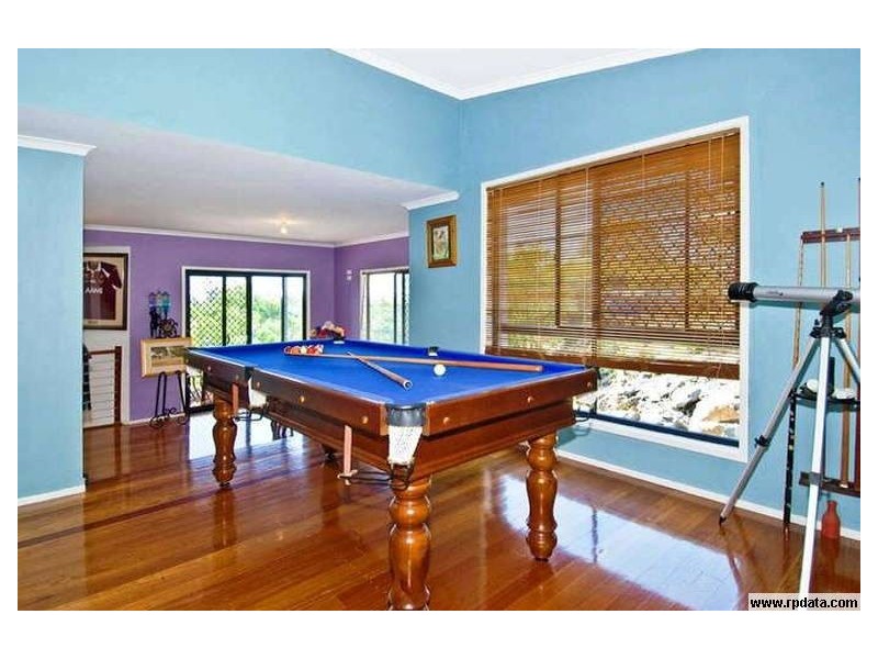 17 Valerie Close, Edens Landing QLD 4207