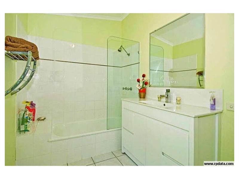 17 Valerie Close, Edens Landing QLD 4207