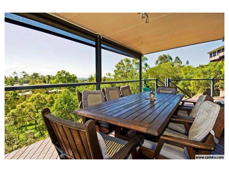 17 Valerie Close, Edens Landing QLD 4207