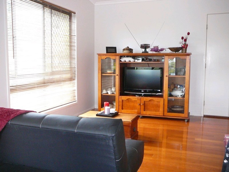 17 Valerie Close, Edens Landing QLD 4207