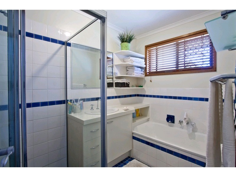 42 Thoms Crescent, Mount Warren Park QLD 4207