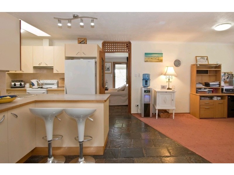 42 Thoms Crescent, Mount Warren Park QLD 4207