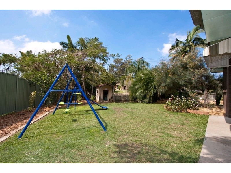 42 Thoms Crescent, Mount Warren Park QLD 4207