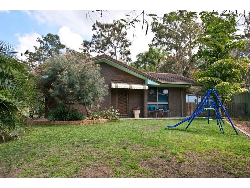 42 Thoms Crescent, Mount Warren Park QLD 4207