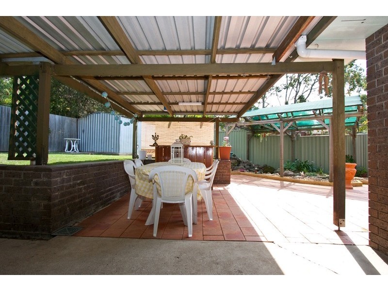 42 Thoms Crescent, Mount Warren Park QLD 4207