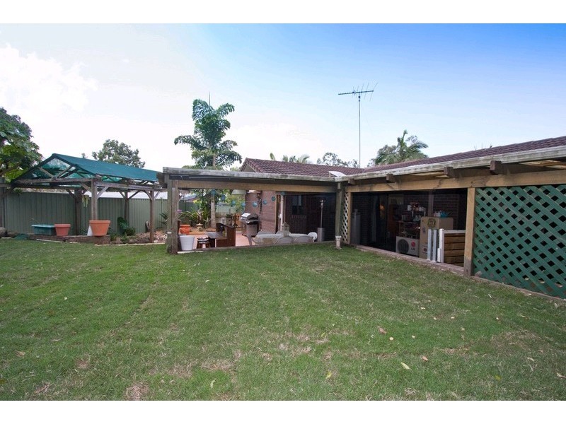 42 Thoms Crescent, Mount Warren Park QLD 4207