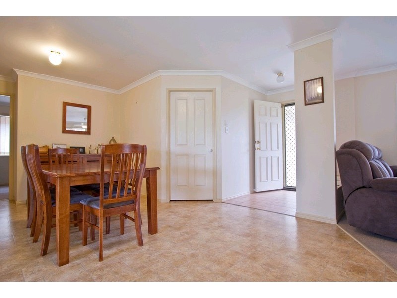 8 Lithfield Place, Loganholme QLD 4129
