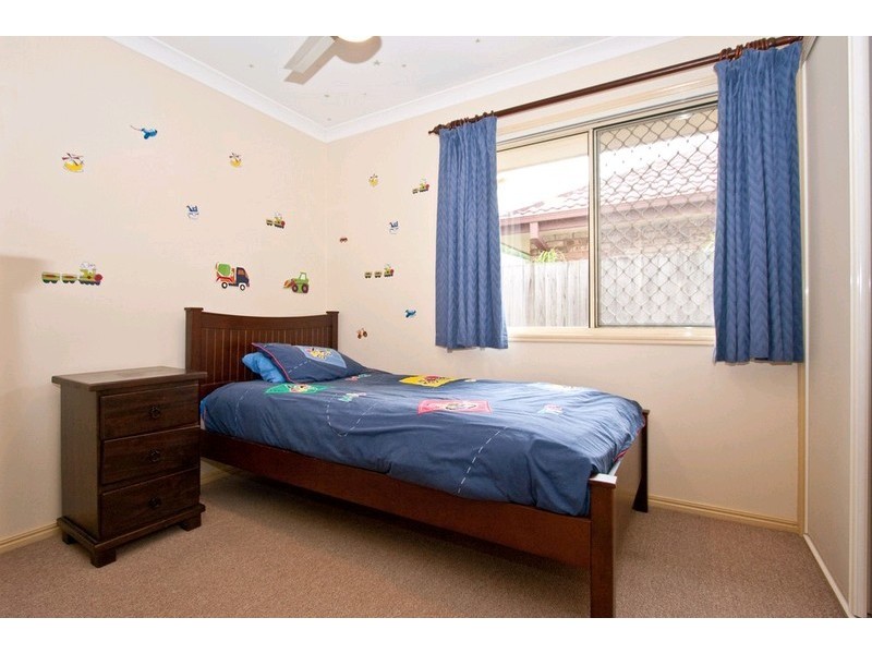 8 Lithfield Place, Loganholme QLD 4129