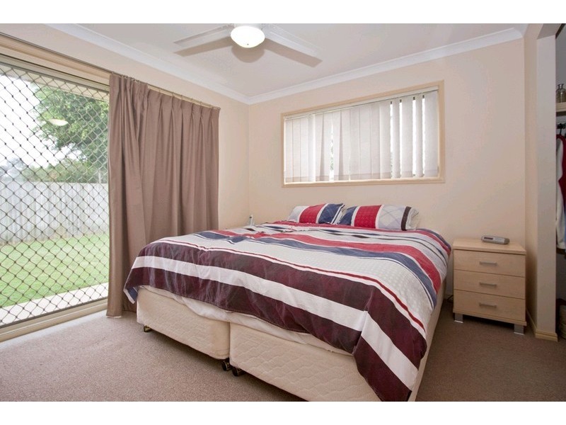 8 Lithfield Place, Loganholme QLD 4129
