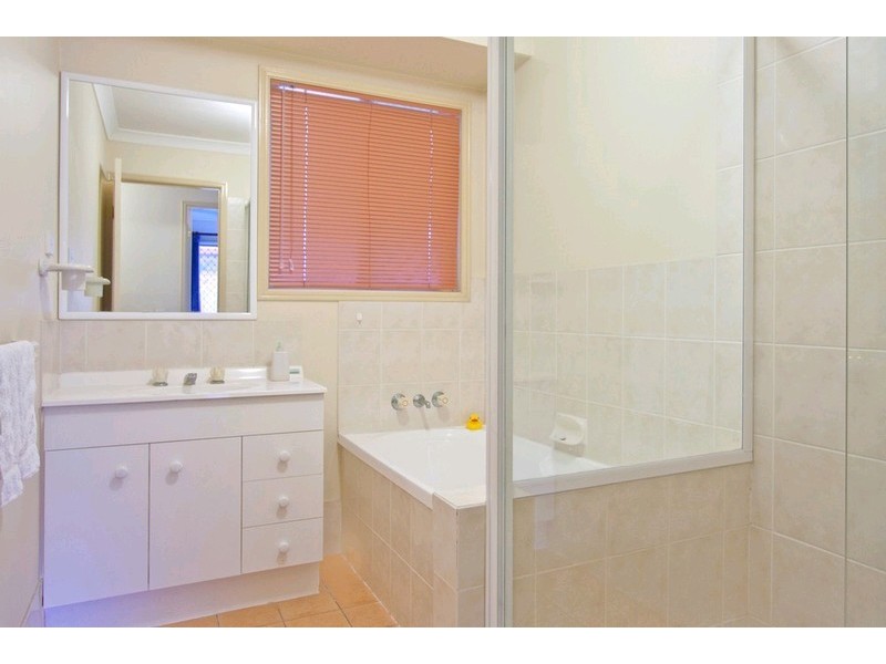 8 Lithfield Place, Loganholme QLD 4129