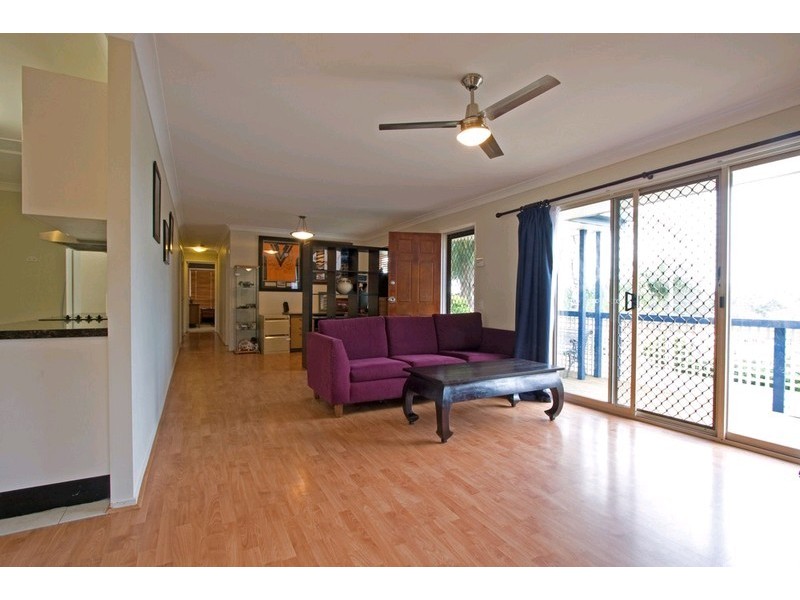 7 Clayton Drive, Edens Landing QLD 4207