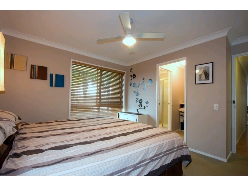 7 Clayton Drive, Edens Landing QLD 4207