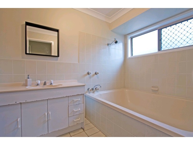 7 Clayton Drive, Edens Landing QLD 4207