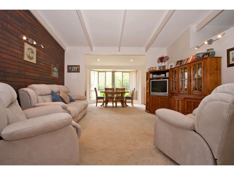 11 Nandala Drive, Tanah Merah QLD 4128