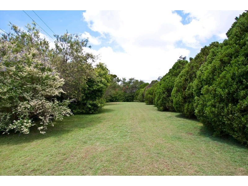 11 Nandala Drive, Tanah Merah QLD 4128