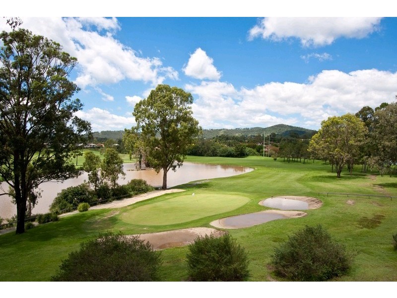 13 Long Island Drive, Windaroo QLD 4207