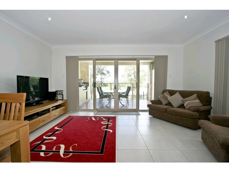 13 Long Island Drive, Windaroo QLD 4207