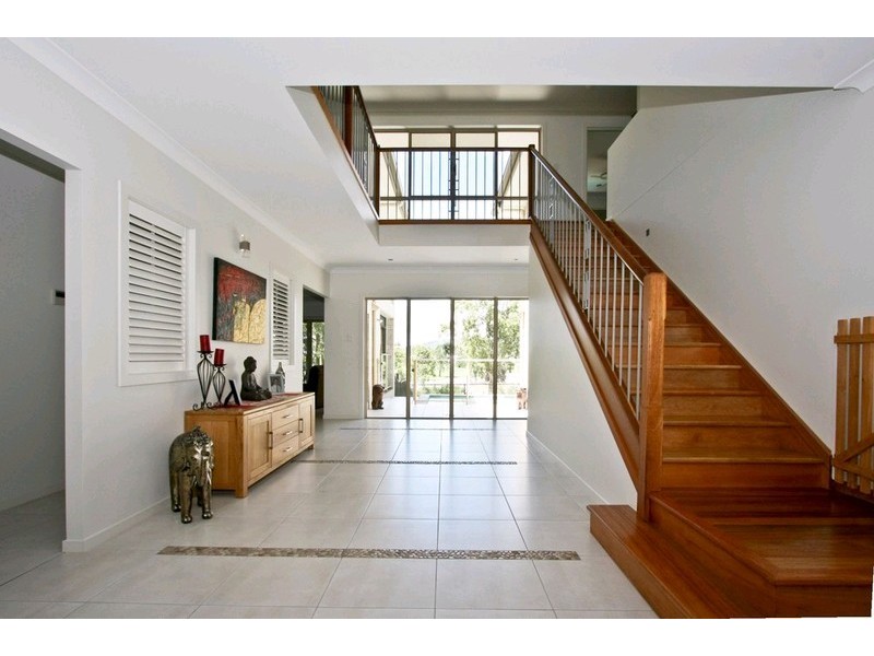 13 Long Island Drive, Windaroo QLD 4207