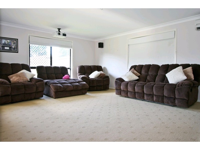 7 Stacey Court, Parkinson QLD 4115
