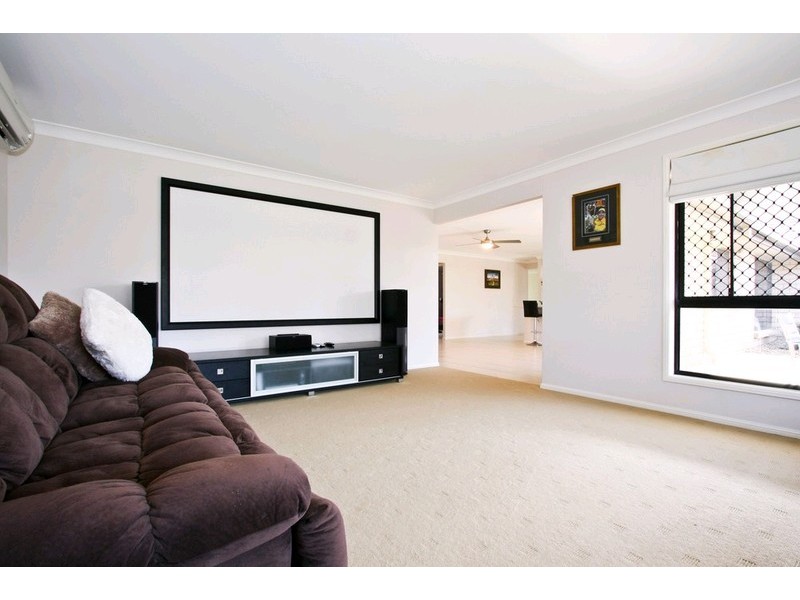 7 Stacey Court, Parkinson QLD 4115