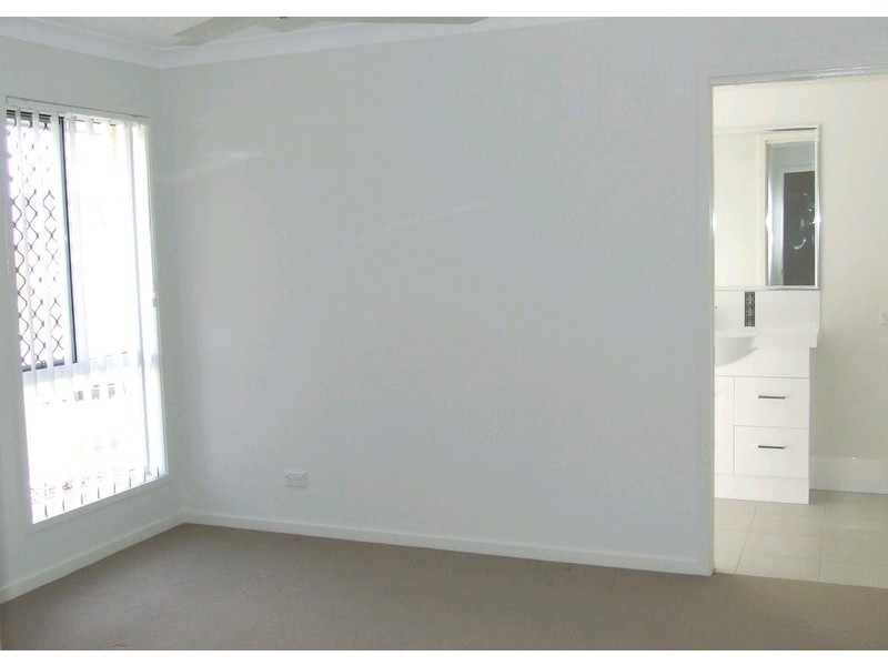 13 Lakeland Court, Loganholme QLD 4129