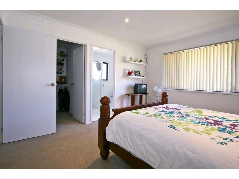 2/18 Japonica Street, Eagleby QLD 4207