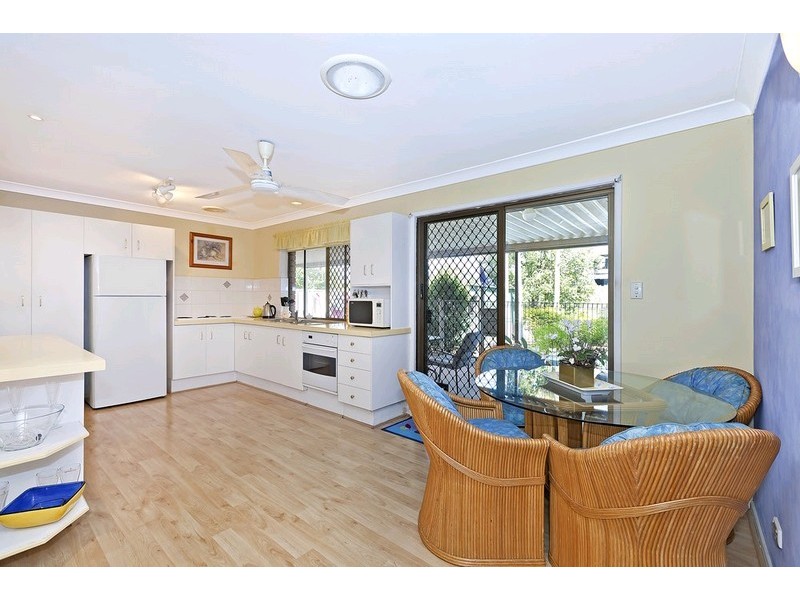 49 Westmoreland Boulevard, Springwood QLD 4127