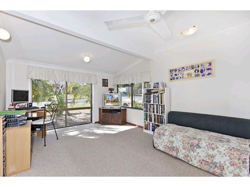 49 Westmoreland Boulevard, Springwood QLD 4127