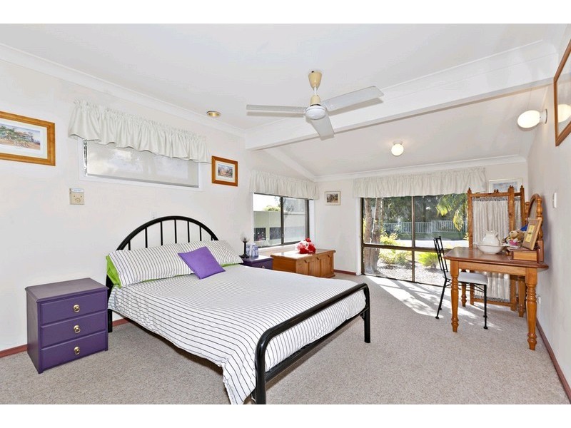 49 Westmoreland Boulevard, Springwood QLD 4127