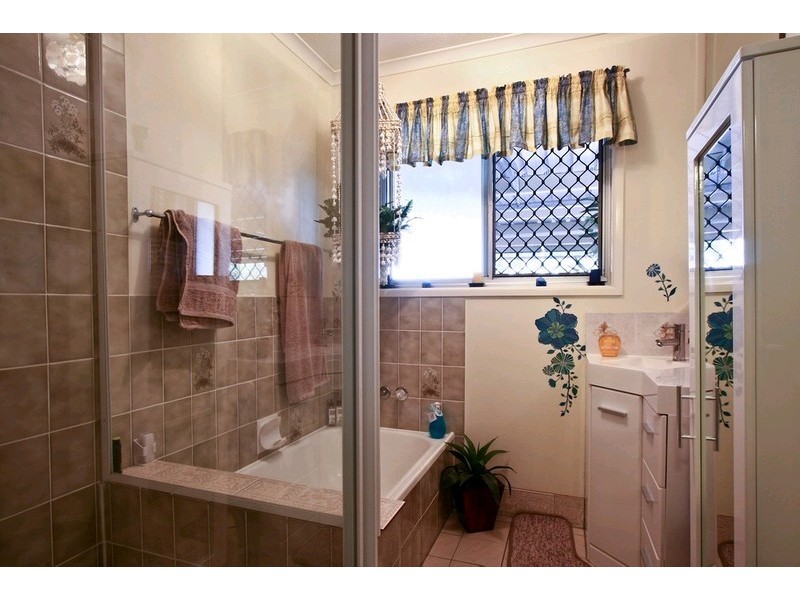 10 Oak Street, Shailer Park QLD 4128