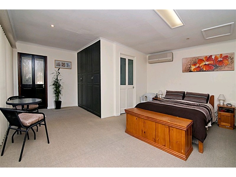 12 Merchant Court, Springwood QLD 4127