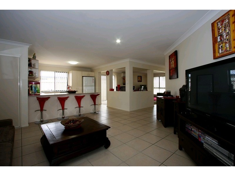 72 John Markwell Parade, Daisy Hill QLD 4127