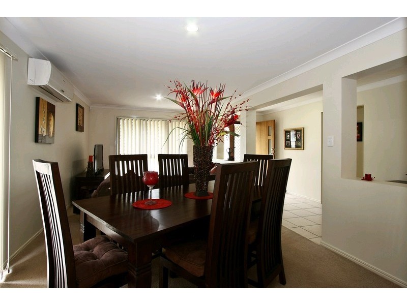 72 John Markwell Parade, Daisy Hill QLD 4127